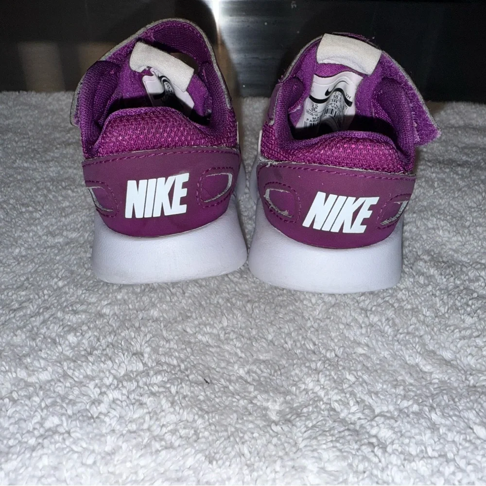 Nike Kids Fuchsia and White Sneakers Size 3 Baby Shoes